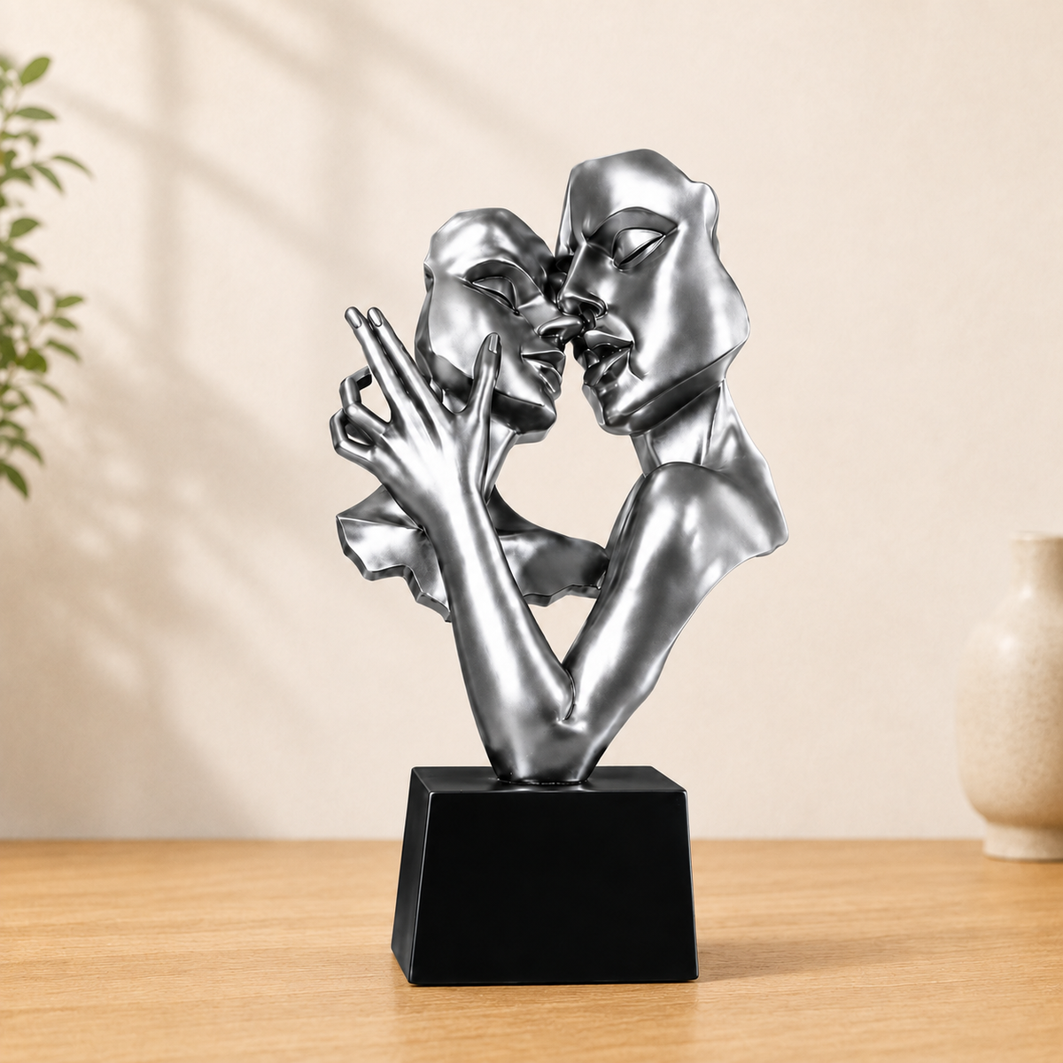 Couple Love Sculpture