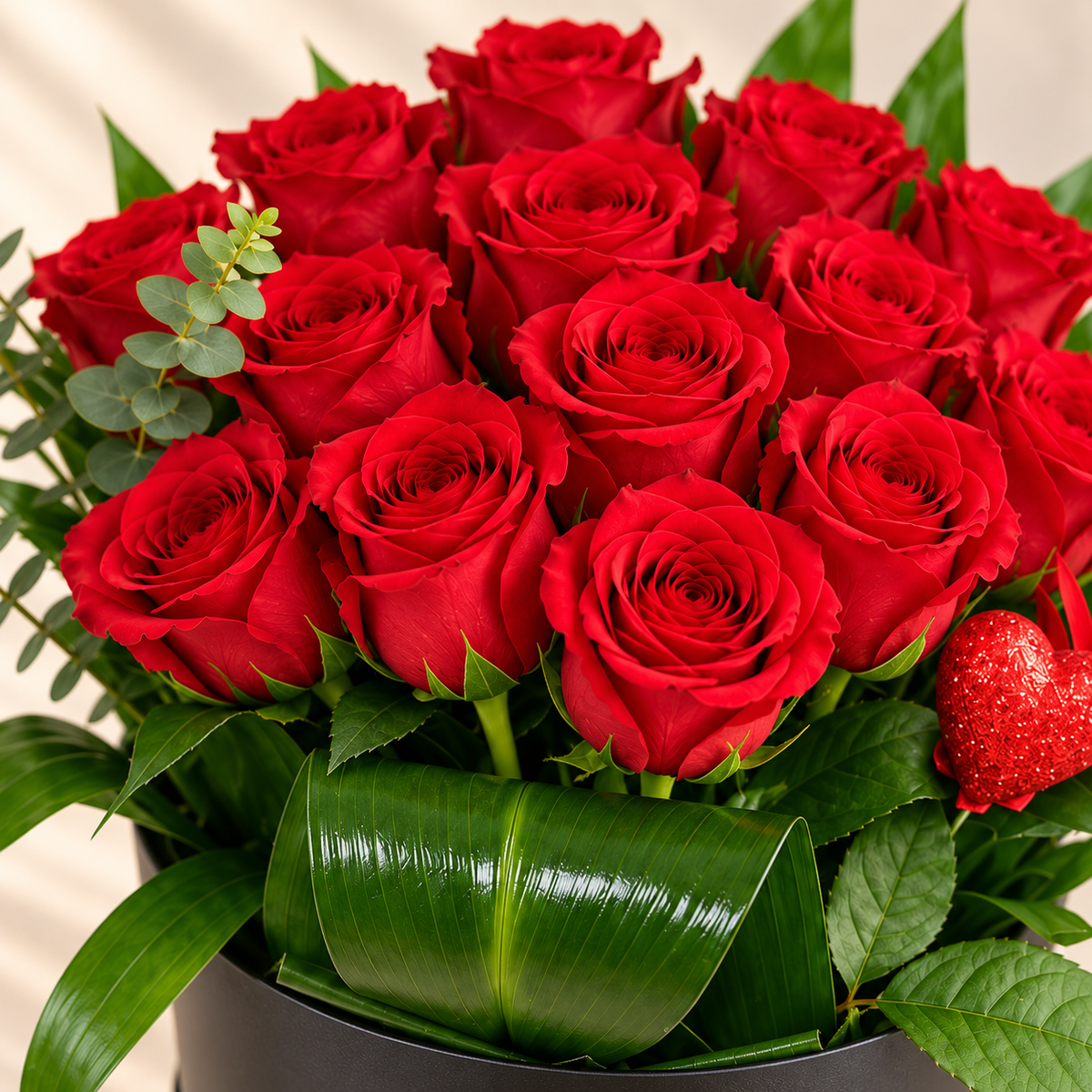 18 Red Roses Love Box